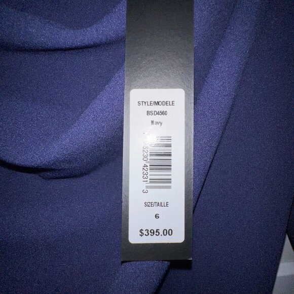 Badgley Mischka Classic Crepe Dress - NWT - Size 6 - Picture 4 of 8